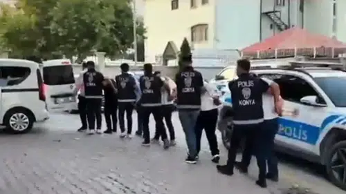 Konya'da kar maskeleriyle araç soyan 5 şüpheli tutuklandı