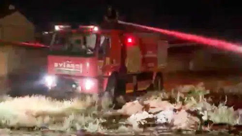 Konya'da boş arazide çıkan yangın paniğe neden oldu