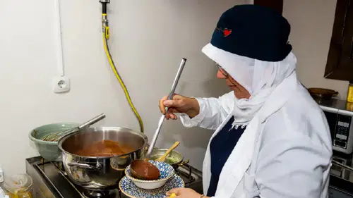 Ne tarhana ne mercimek: Kaşık kaşık şifa dağıtıyor