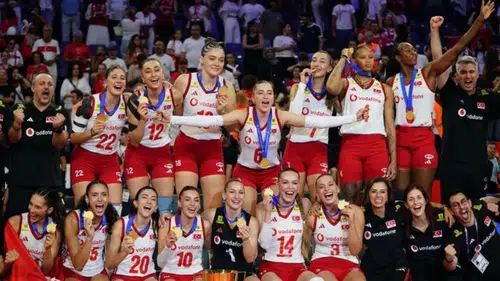Uluslararası şampiyonluklar sporcuları zengin ediyor: 150 Cumhuriyet altını ve dahası