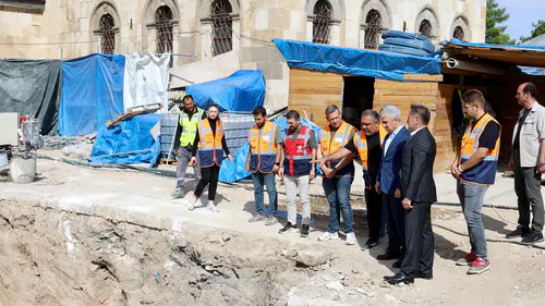 Konya’nın tarihi camisinde restorasyon sürüyor: Detay detay işleniyor