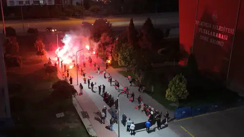 Konya'da dünya şampiyonu sporcuya coşkulu karşılama