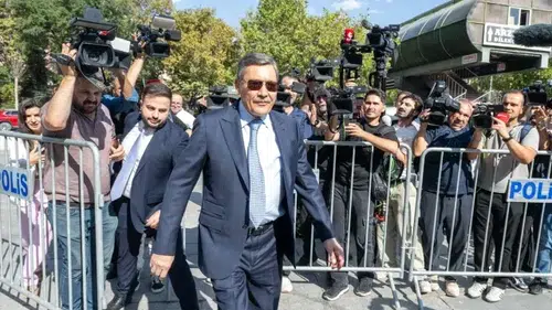 Melih Gökçek’in oğlu ve gelini ifade vermek üzere adliyeye geldi