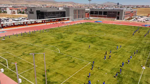 Konya’da bir günde 3 bin 260 sporcunun yararlanacağı tesis göz dolduruyor