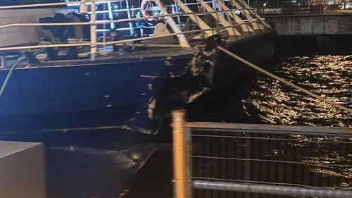 Deniz otobüsü iskeleye çarptı: Yolcuların panik anları kamerada
