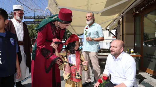 Konya'daki Zabıtalardan esnaflara anlamlı ziyaret