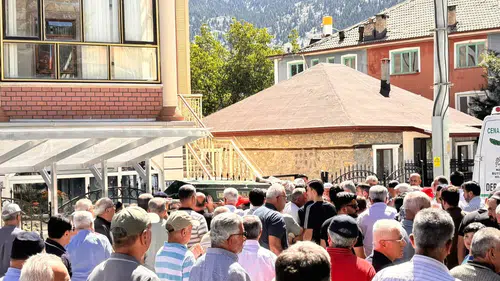 Konya'da feci kaza: Kaskına arı giren motosikletlinin çaptığı yaşlı adam öldü