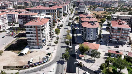 Karatay'ın altyapısına dokunuşlar sürüyor: Ulaşım aksları yenileniyor