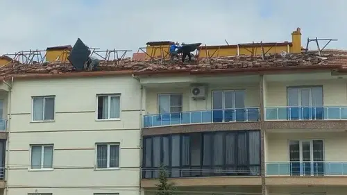 Konya'da cesaret isteyen çalışma: Ne buldularsa aşağıya attılar