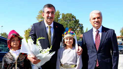 Cumhurbaşkanı Yardımcısı Cevdet Yılmaz, Konya Valiliğini ziyaret etti
