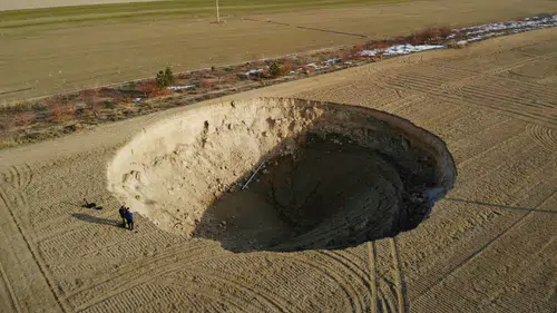 Konya'da yeraltı suyunu kontrolsüz kullanmanın bedeli ağır oldu