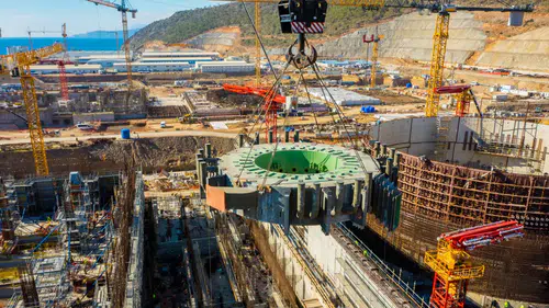 Konya nükleer enerjiye bir adım daha yaklaştı: Akkuyu iletim hatları dikiliyor