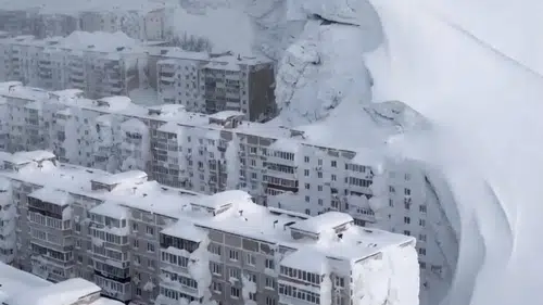 Amerika'da beyaz felaket: Kış fırtınası hayatı felç etti