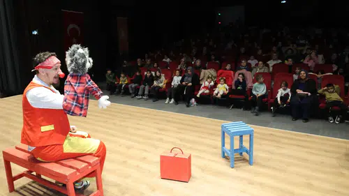 Konya'da öğrencilerin sinema keyfine Başkan Kılca da ortak oldu