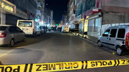 Sokak ortasında silahlı saldırı: 2 ölü, 1 yaralı