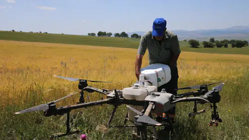 Konya’da üretiliyor: Çiftçi dronlar tarımda ve kargoda belirleyici olacak