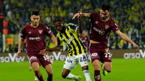 Süper Lig'de hem üstte hem dipte nefes kesen yarış
