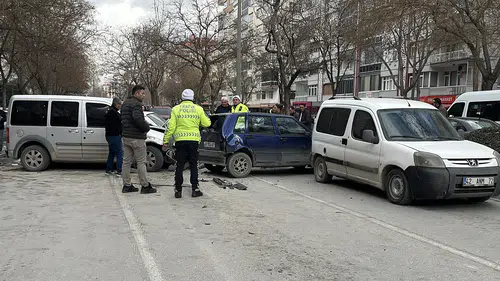 Konya'nın merkezinde facia yaşandı! 8 araç kazaya karıştı