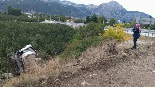 Konyabucağı Mahallesinde feci kaza: Mezarlık önünde sürücü hayatını kaybetti