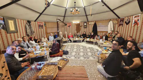 Konya’daki Sanatseverler, Halk Kütüphanesi’nde buluştu: Meram’da şair buluşması