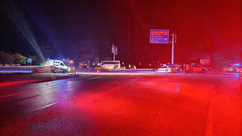 Tarım işçilerini taşıyan midibüs ile tır çarpıştı: 17 yaralı