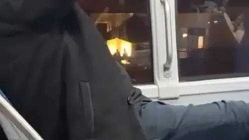 Toplu taşımada adamın rahatlığı pes dedirtti