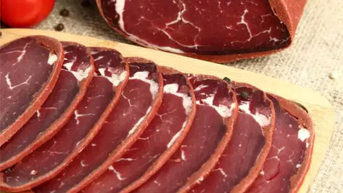 Tavuk etinden pastırma olur mu: Hesaplı, çemenli ya da çemensiz