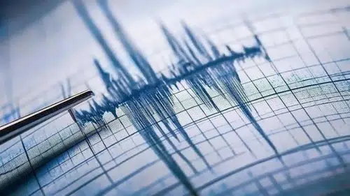 Akdeniz'de deprem: 24 dakikada 3 kez sallandı