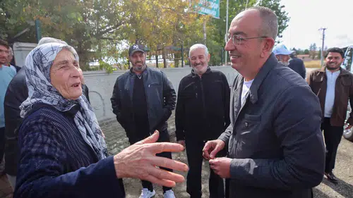 Konya'daki Başkan uzak mahalleleri ziyaret etti: Talepler yerinde dinlendi