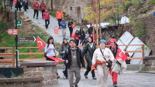 Konya'da Cumhuriyet coşkusu doğaya taşındı: Sille'de anlamlı kutlama