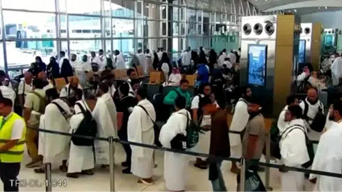 Binlerce umreciyi korku sardı: Husilerin Riyad Havaalanı saldırısı görüntüleri
