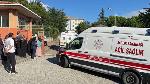 Okulda bu kez bıçaklı kavga: Çok sayıda öğrenci yaralandı