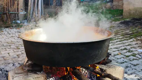 Manisa’da üretici ağlıyor, Konya’da kazan kaynıyor