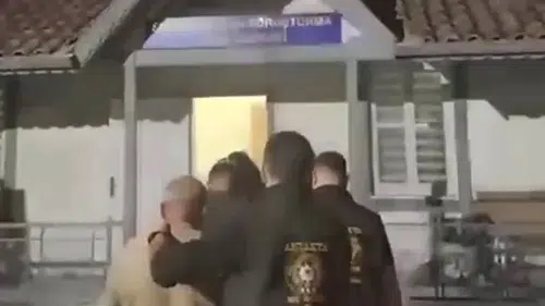 70 yaşındaki dedeye 30 yaşındaki kadından "altın" çalım: "Seninle evleneceğim" dedi