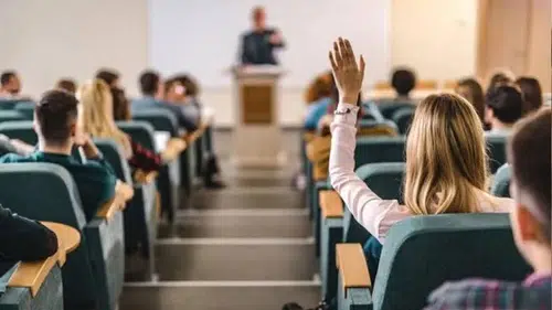 Üniversitelerde ders sayıları düşecek