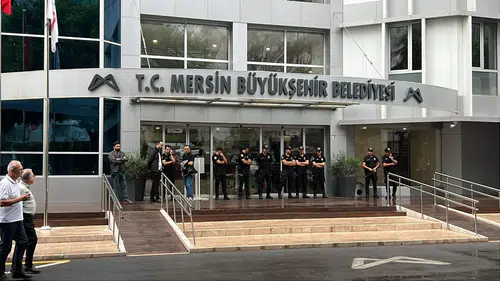 Mersin’de 3 belediyeye yolsuzluk operasyonu: Vahap Seçer dahil 59 gözaltı