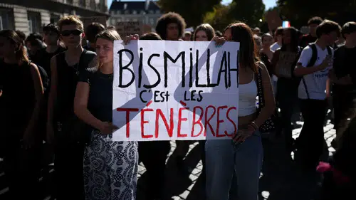 Fransa'da eylemlerinde "Bismillah" krizi: Polis ile göstericiler arasında emojili gerilim