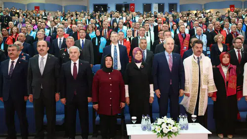 Kurtulmuş: "Türkiye'nin prangalarından kurtulma adımlarını atıyoruz"