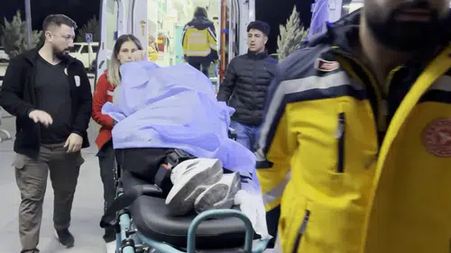 Arkadaşını ağır yaraladı, biri hastaneye diğeri cezaevine gitti