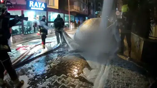 Elektrikli araç yangınına yeni müdahale yöntemi: Yangın battaniyesi devrede