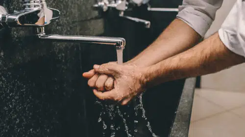 Ramazan'da cildin ihtiyacı yoğun temizlik değil, hassas bir korunmadır