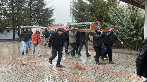 Konya'da acı veda: Hayatını kaybeden anne ve kız defnedildi