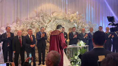 Konyalı üst düzey yöneticinin mutlu günü: Bakanları buluşturan düğün