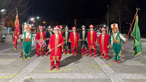 Konya'da sesi duyan ayağa kalktı: Sahur vakti Mehter sürprizi