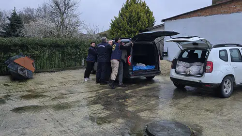 Vatandaşa yedireceklerdi: Satışa hazır 306 kilo at eti ele geçirildi