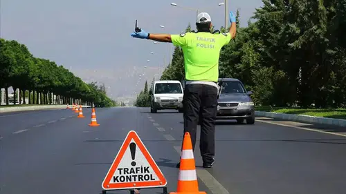 Tuzaklama radar: Konyalı Bakandan binlerce sürücüye bayram müjdesi geldi
