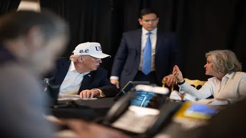 Beyaz Saray, Trump’ın İran saldırılarını izlediği anlara dair fotoğrafları paylaştı