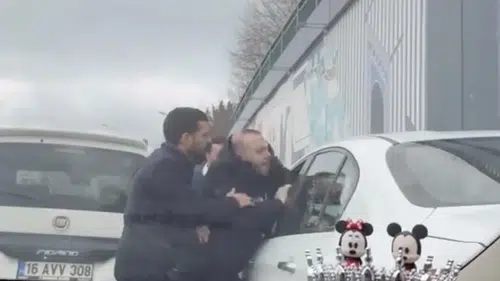 Araçtan indi, ehliyeti gitti: Yol verme tartışmasına ağır ceza