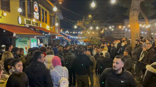 Yüzlerce metrelik kuyruk herkesi şaşırtıyor: Bu da sahur izdihamı