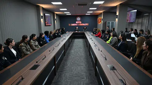 Konya'da Kadınlar Günü coşkusu: Müdür Yüksek teşkilat ile buluştu